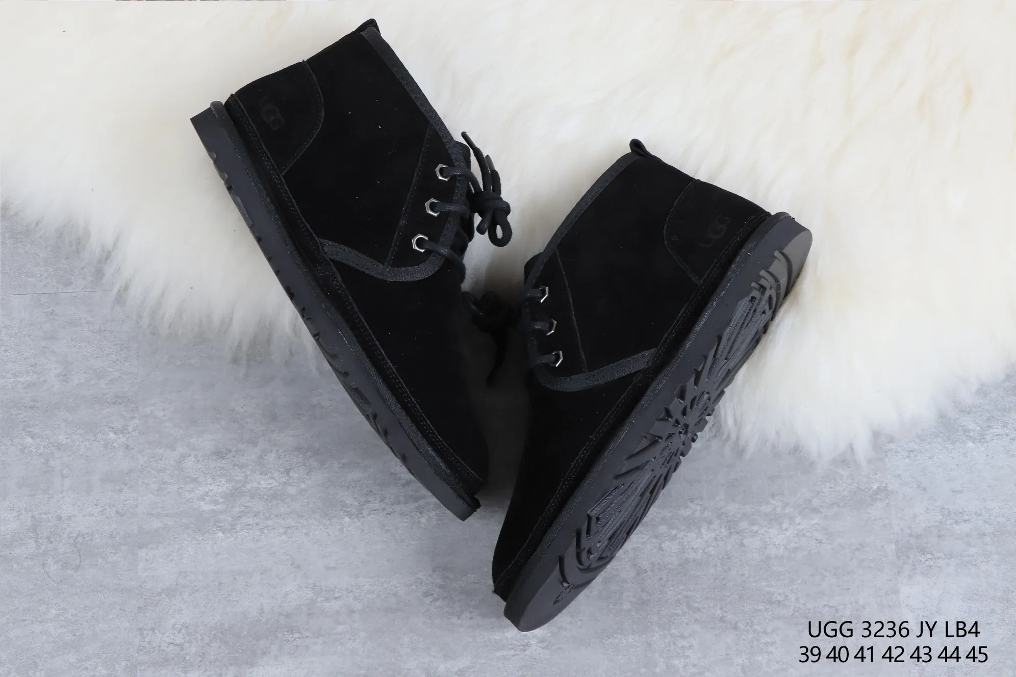 💰520 UGG sheepskin integrated snow boots 3236 maroon M Neumel Product description: As an extension of the classic series, the classic lightweight series has a low-key outsole and upper inspired by classic styles, showing the comfort and luxury of UGG. Upper: cow leather, soft suede upper. Insole: 17mm UGGpure™ wool cushioning foam insole. Sole: Treadlite by UGG™ Light wing technology outsole - non-slip, cushioning, wear resistance, and good elasticity Heel: Brand LOGO on the side Size: 39 40 41 42 43 44 45